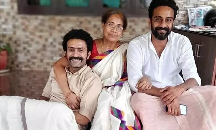 Shine Tom Chackos Mother  Recall Old  Durg Case Incident
