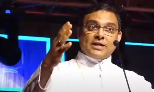 ‘കാതലി’ലെ കഥാപാത്രങ്ങളെല്ലാം ക്രിസ്ത്യാനികൾ, വേറെ ഏതെങ്കിലും മതമായിരുന്നെങ്കിൽ തിയറ്റർ കത്തിക്കും -ചങ്ങനാശേരി രൂപത സഹായ മെത്രാൻ