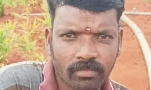 കർണാടകയിൽ തോട്ടപ്പണിക്കുപോയ ആദിവാസി യുവാവ് ദുരൂഹ സാഹചര്യത്തിൽ മരിച്ചു കർണാടകയിൽ തോട്ടപ്പണിക്കുപോയ ആദിവാസി യുവാവ് ദുരൂഹ സാഹചര്യത്തിൽ മരിച്ചു
