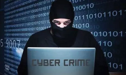 സൈബർ തട്ടിപ്പിൽ കുടുങ്ങി പൊലീസും; സിറ്റി പൊലീസ് കമീഷണറുടെ ഓഫിസ് അക്കൗണ്ടിൽനിന്ന് 25,000 രൂപ തട്ടിയെടുത്തു സൈബർ തട്ടിപ്പിൽ കുടുങ്ങി പൊലീസും; സിറ്റി പൊലീസ് കമീഷണറുടെ ഓഫിസ് അക്കൗണ്ടിൽനിന്ന് 25,000 രൂപ തട്ടിയെടുത്തു