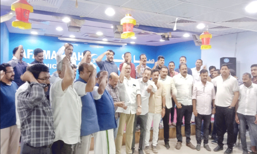 നേതാക്കൾക്കെതിരെ പൊലീസ് അക്രമം; ഒ.ഐ.സി.സി പ്രതിഷേധിച്ചു നേതാക്കൾക്കെതിരെ പൊലീസ് അക്രമം; ഒ.ഐ.സി.സി പ്രതിഷേധിച്ചു