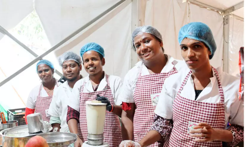 സ​ര​സ് മേ​ള​യി​ൽ തി​രക്കോടുതിരക്ക്​​