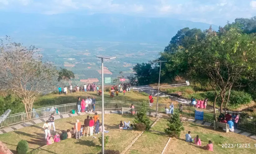 തിരക്കിൽ ഇടുക്കി