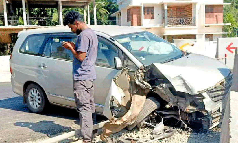 ദേശീയപാതയിൽ കാര്‍ ഡിവൈഡറില്‍ ഇടിച്ച് ആറുപേര്‍ക്ക് പരിക്ക്