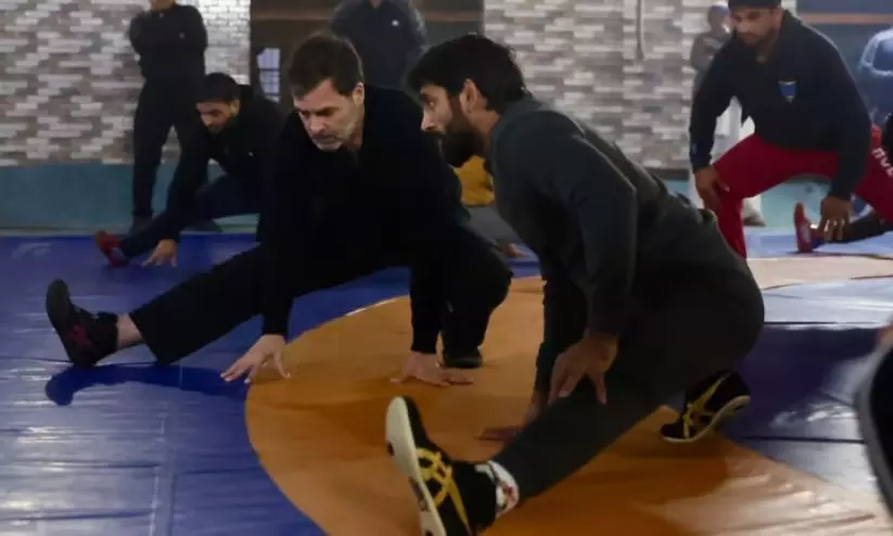 Rahul gandhi meets wrestlers