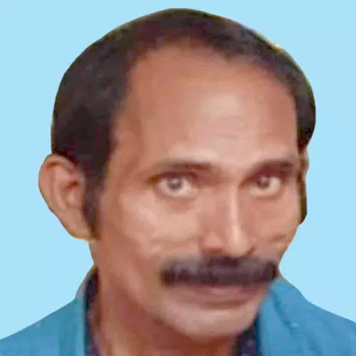 ചേ​റ്റു​വ​യി​ൽ വാ​ഹ​ന​ങ്ങ​ളു​ടെ കൂ​ട്ട​യി​ടി; ബൈ​ക്ക് യാ​ത്രി​ക​ൻ മ​രി​ച്ചു