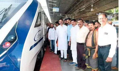 മം​ഗ​ളൂ​രു-​ഗോ​വ വ​ന്ദേ​ഭാ​ര​ത് ട്രെ​യി​ൻ പ​രീ​ക്ഷ​ണ ഓ​ട്ടം ന​ട​ത്തി