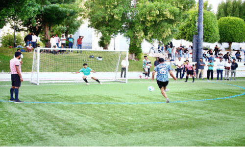 ചാ​ലി​യാ​ർ ക​പ്പി​ന് ആ​വേ​ശോ​ജ്ജ്വ​ല തു​ട​ക്കം