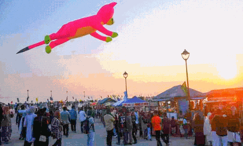 കരയിലും കടലിലും ആവേശം