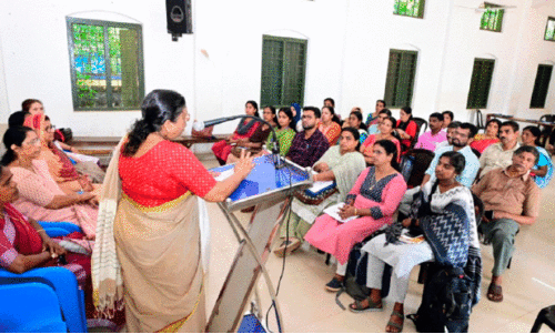 തീരദേശ പുനരധിവാസ പദ്ധതികള്‍ നടപ്പാക്കുന്നതിലെ തടസ്സം നീക്കണം -വനിത കമീഷൻ