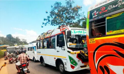 തീർഥാടക തിരക്ക്​: പാലാ-പൊൻകുന്നം റോഡിൽ ഗതാഗതക്കുരുക്ക്