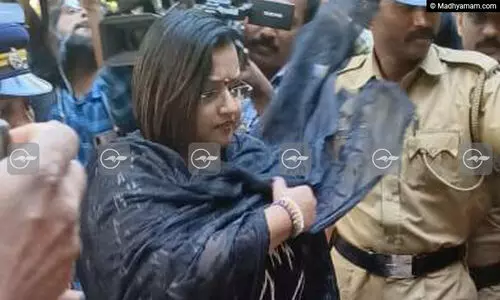 എം.വി ഗോവിന്ദനെ അപകീർത്തിപ്പെടുത്തിയെന്ന കേസ്: സ്വപ്ന സുരേഷ് ചോദ്യം ചെയ്യലിന് ഹാജരായി