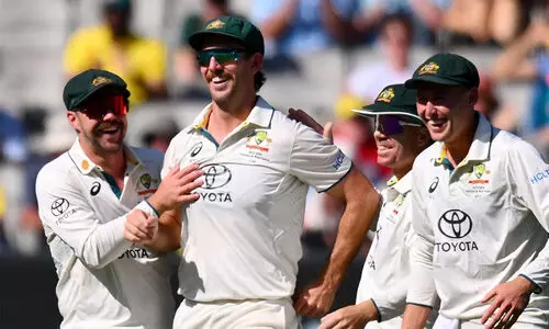 ആസ്ട്രേലിയ 318ന് പുറത്ത്; പതർച്ച വിടാതെ പാകിസ്താൻ