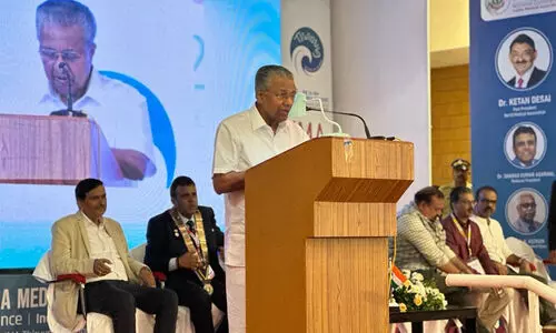 ആരോ​ഗ്യ മേഖലയിൽ ഡോക്ടർമാർക്കും ആരോ​ഗ്യ പ്രവർത്തകർക്കും ഭയമില്ലാതെ പ്രവർത്തിക്കാനുള്ള സാഹചര്യമൊരുക്കിയെന്ന് മുഖ്യമന്ത്രി