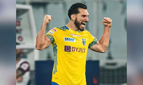 ദിമിയുടെ മനോഹരഗോളിൽ ബഗാനെയും മലർത്തിയടിച്ച് ബ്ലാസ്റ്റേഴ്സ്; ഹാട്രിക് ജയത്തോടെ  പോയന്റ്നിലയിൽ ഒന്നാമത്