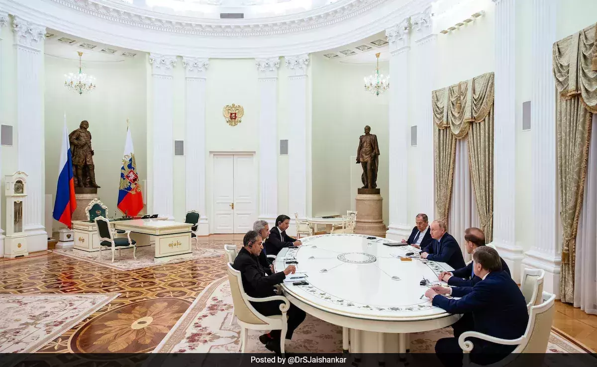 പുടിനുമായി കൂടിക്കാഴ്ച നടത്തി വിദേശകാര്യ മന്ത്രി; മോദിക്ക് റഷ്യയിലേക്ക് ക്ഷണം പുടിനുമായി കൂടിക്കാഴ്ച നടത്തി വിദേശകാര്യ മന്ത്രി; മോദിക്ക് റഷ്യയിലേക്ക് ക്ഷണം