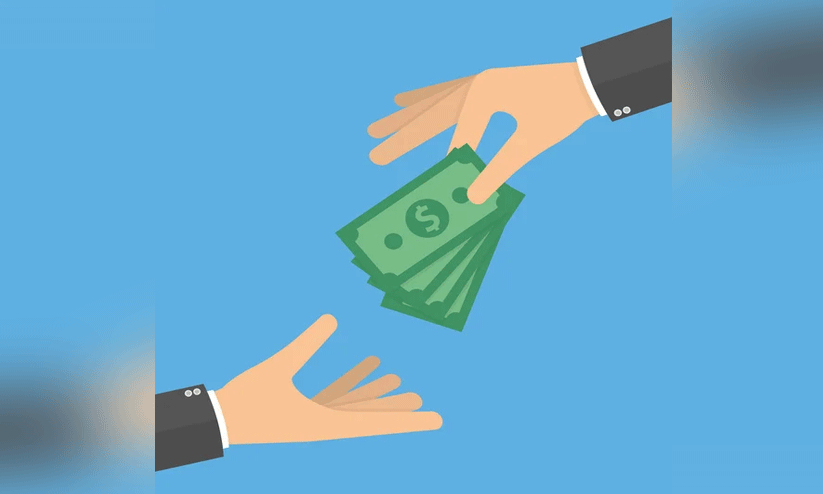 വീണുകിട്ടിയ പണം തിരിച്ചേൽപിച്ച് മാതൃകയായ ആൾക്ക് ആദരം വീണുകിട്ടിയ പണം തിരിച്ചേൽപിച്ച് മാതൃകയായ ആൾക്ക് ആദരം