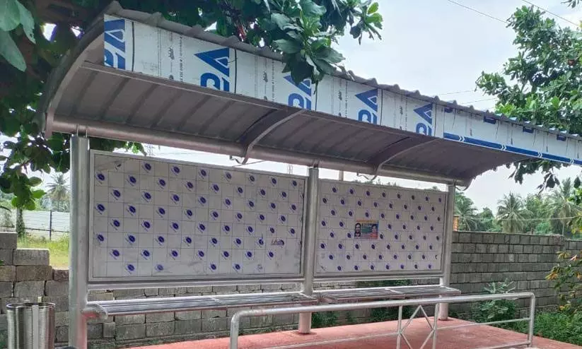 ഇവിടെ ബസ് കാത്തിരിപ്പ് ഏറെ ദുരിതം