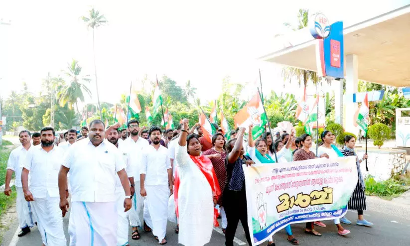 വിദ്യാർഥിനിയെ ആക്രമിച്ച സംഭവം; യുവജന സംഘടനകളുടെ ഏറ്റുമുട്ടൽ തുടരുന്നു