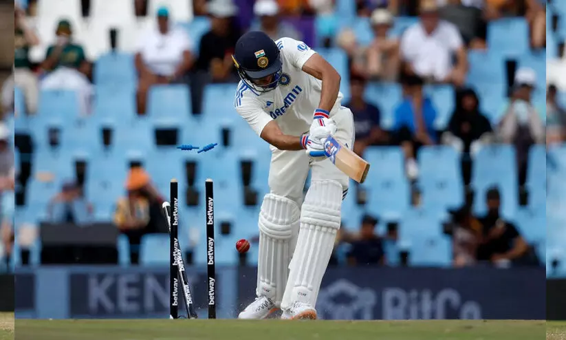 രണ്ടാം ഇന്നിങ്സിലും ഇന്ത്യ പതറുന്നു; നാലു വിക്കറ്റ് നഷ്ടം; ദക്ഷിണാഫ്രിക്കക്ക് 163 റൺസിന്റെ ഒന്നാം ഇന്നിങ്സ് ലീഡ് രണ്ടാം ഇന്നിങ്സിലും ഇന്ത്യ പതറുന്നു; നാലു വിക്കറ്റ് നഷ്ടം; ദക്ഷിണാഫ്രിക്കക്ക് 163 റൺസിന്റെ ഒന്നാം ഇന്നിങ്സ് ലീഡ്