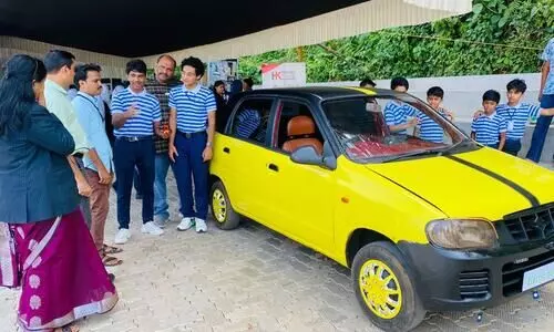 ഡ്രൈവറില്ലാ കാർ നിർമ്മിച്ച്‌ സ്കൂൾ വിദ്യാർഥികൾ