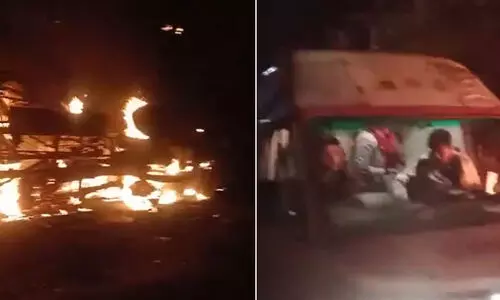 ട്രക്കുമായി കൂട്ടിയിടിച്ച് ബസിന് തീപിടിച്ചു; 13 മരണം, 16 പേർക്ക് പരിക്ക്