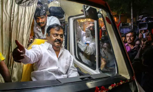 വിജയകാന്ത് തനിനാടൻ നടൻ; കാർക്കശ്യക്കാരനായ നേതാവ്