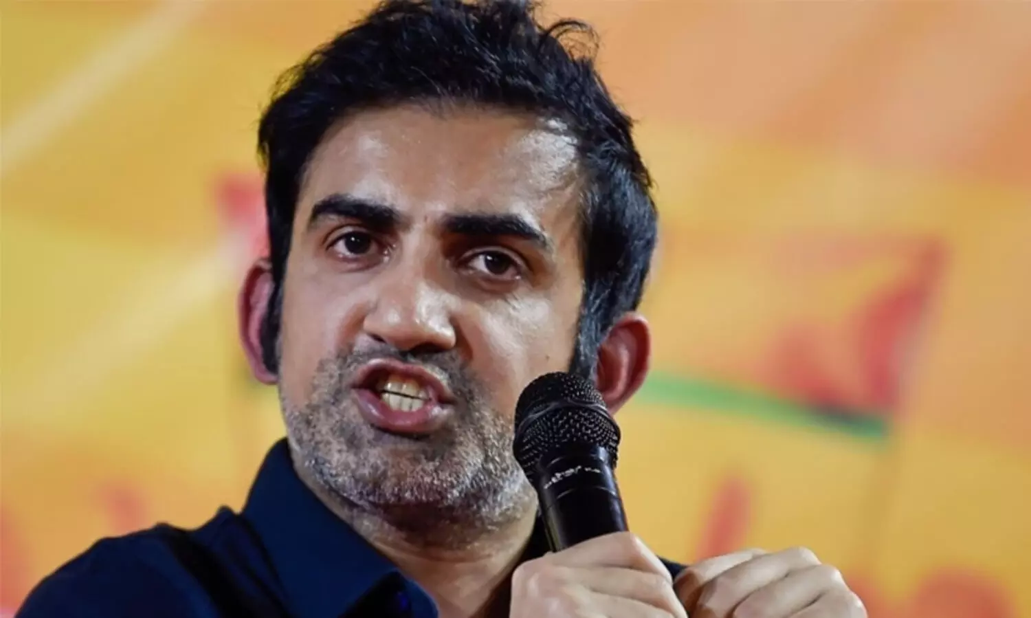 എപ്പോഴും വിവാദ പ്രസ്താവനകൾ നടത്തുന്നത് എന്തിന് ? ആരാധകന്റെ ചോദ്യത്തിന് മറുപടിയുമായി ഗംഭീർ