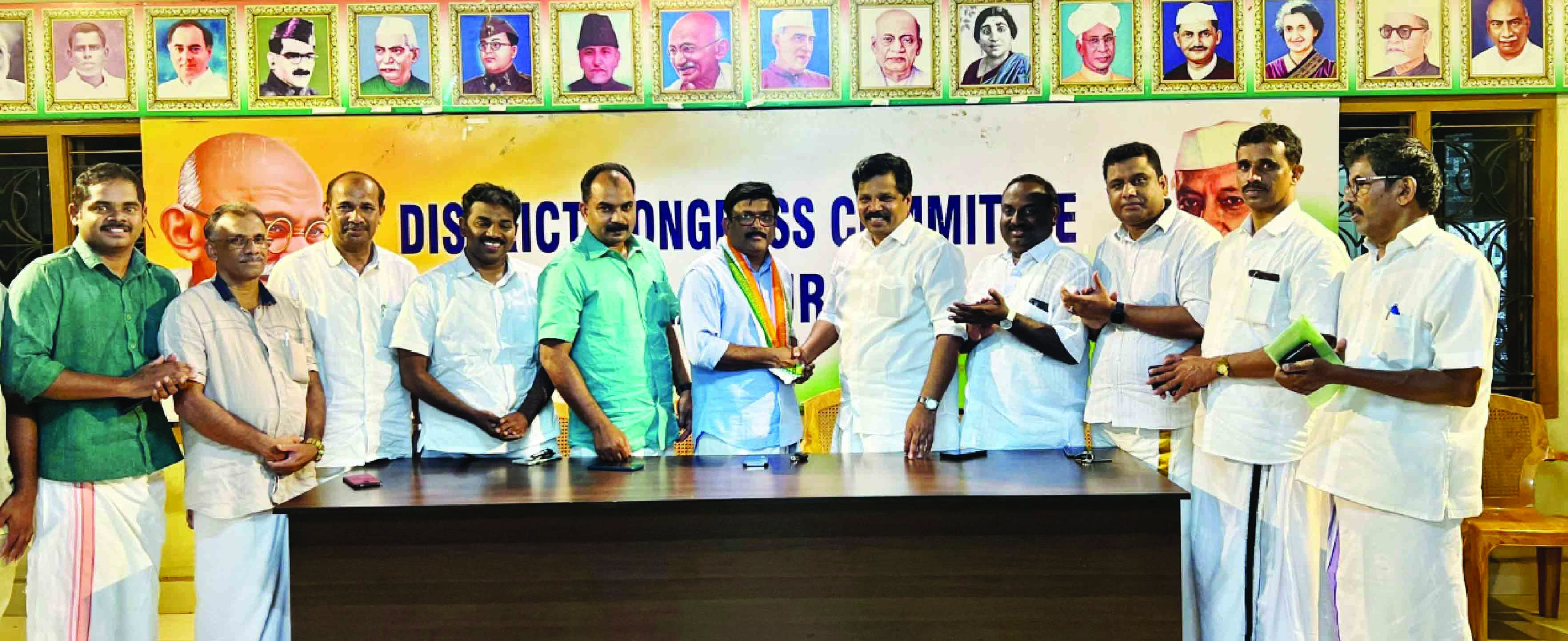 അബ്​ദുല്ല വല്ലാഞ്ചിറക്ക് മലപ്പുറം ഡി.സി.സി സ്വീകരണം നൽകി