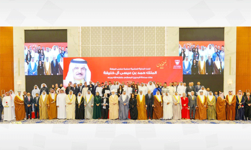 മികവ് തെളിയിച്ച ജീവനക്കാരെ തൊഴിൽ മന്ത്രാലയം ആദരിച്ചു മികവ് തെളിയിച്ച ജീവനക്കാരെ തൊഴിൽ മന്ത്രാലയം ആദരിച്ചു