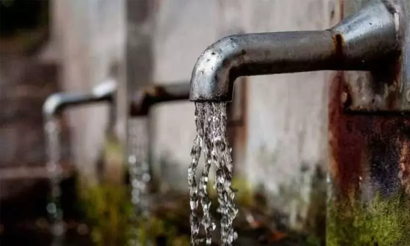 കൊ​ടു​ങ്ങ​ല്ലൂ​രി​ൽ ജ​ല അ​തോ​റി​റ്റി നടപടി;  മു​ന്നൂ​റി​ലേ​റെ കു​ടി​വെ​ള്ള ക​ണ​ക്‌​ഷ​നു​ക​ൾ വി​ച്ഛേ​ദി​ച്ചു