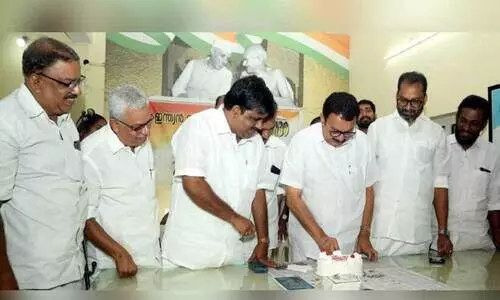 ഡി.​സി.​സി​യു​ടെ നേ​തൃ​ത്വ​ത്തി​ല്‍ ന​ട​ന്ന കോ​ണ്‍ഗ്ര​സ് ജ​ന്മ​ദി​നാ​ഘോ​ഷം കെ. ​മു​ര​ളീ​ധ​ര​ന്‍ എം.​പി. ഉ​ദ്ഘാ​ട​നം ചെ​യ്യു​ന്നു