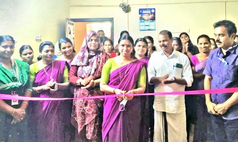 ഫെ​സി​ലി​റ്റേ​ഷ​ൻ സെ​ന്റ​ർ ഉ​ദ്ഘാ​ട​നം വെ​ങ്ങ​പ്പ​ള്ളി പ​ഞ്ചാ​യ​ത്ത്‌ പ്ര​സി​ഡ​ന്റ് രേ​ണു​ക നി​ർ​വ​ഹി​ക്കു​ന്നു