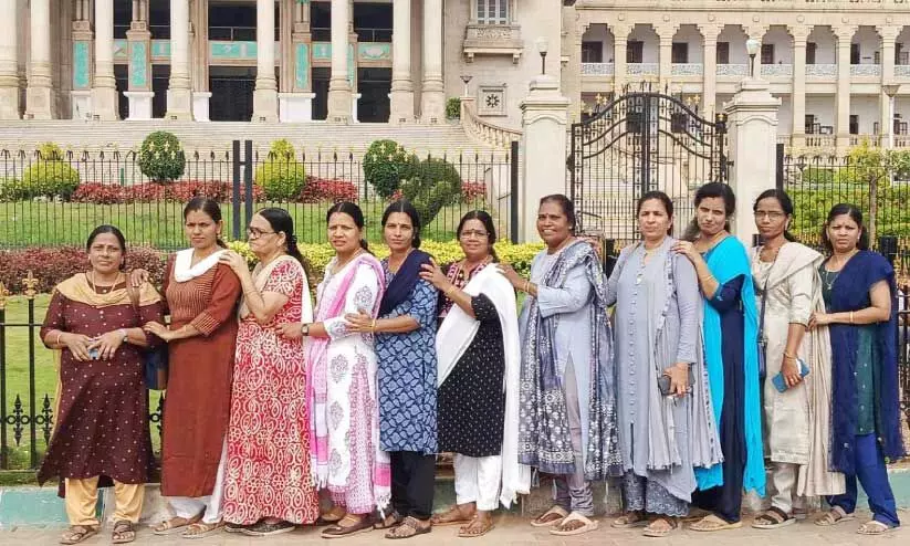 ഉമ്മളത്തൂർ മീത്തലിലുള്ള ‘പൂജ’ കുടുംബശ്രീയിലെ അംഗങ്ങൾ ബംഗളൂരുവിൽ