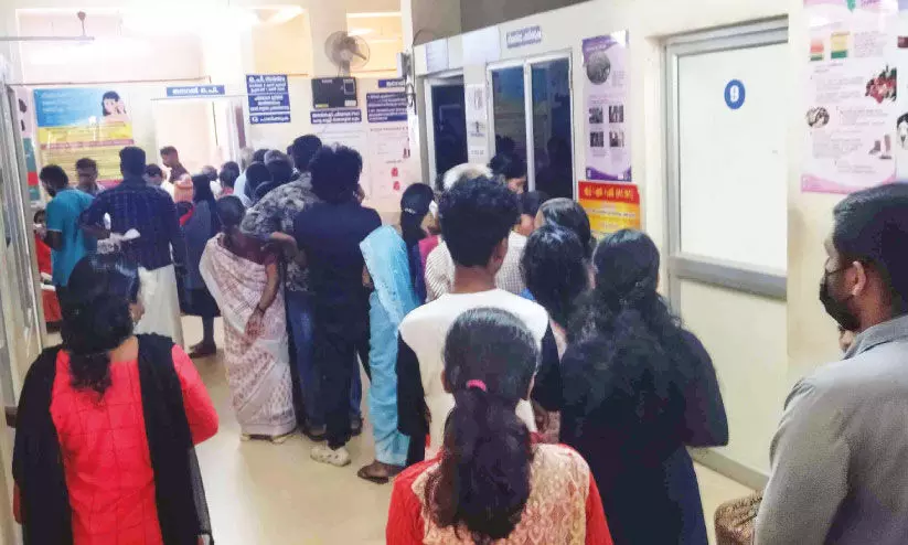 ഉ​ദ്യോ​ഗ​സ്ഥ അ​നാ​സ്ഥ; താ​ളം​തെ​റ്റി ചി​റ്റൂ​ർ താ​ലൂ​ക്ക് ഗ​വ. ആ​ശു​പ​ത്രി പ്ര​വ​ർ​ത്ത​നം