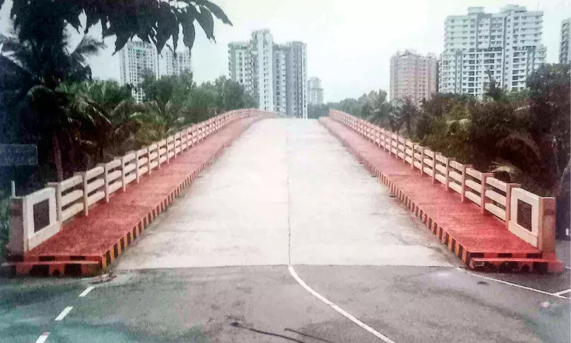 പാലം വന്നിട്ട് രണ്ട് വർഷം; മാഞ്ചേരിക്കുഴി പാലം വഴി കാക്കനാട്ടേക്ക് ബസ് സർവിസ് ആരംഭിക്കണമെന്ന ആവശ്യം ശക്തം പാലം വന്നിട്ട് രണ്ട് വർഷം; മാഞ്ചേരിക്കുഴി പാലം വഴി കാക്കനാട്ടേക്ക് ബസ് സർവിസ് ആരംഭിക്കണമെന്ന ആവശ്യം ശക്തം