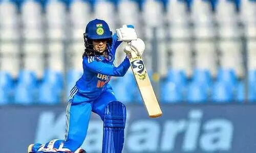 ആദ്യ ഏകദിന മത്സരത്തിനിടെ ജെമിമ റോഡ്രിഗസ്