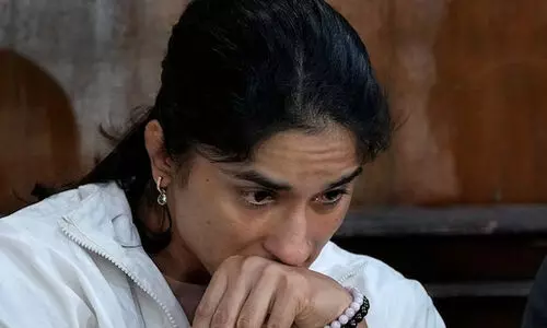 ഖേൽരത്നയടക്കം അവാർഡുകൾ കർത്തവ്യപഥിൽ ഉപേക്ഷിച്ച് വിനേഷ് ഫോഗട്ട്