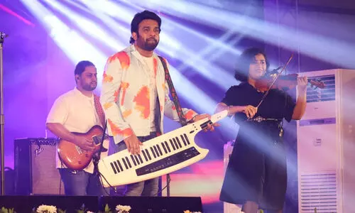 സരസിന്റെ രാവിൽ ആവേശം തീർത്ത് സ്റ്റീഫൻ ദേവസി