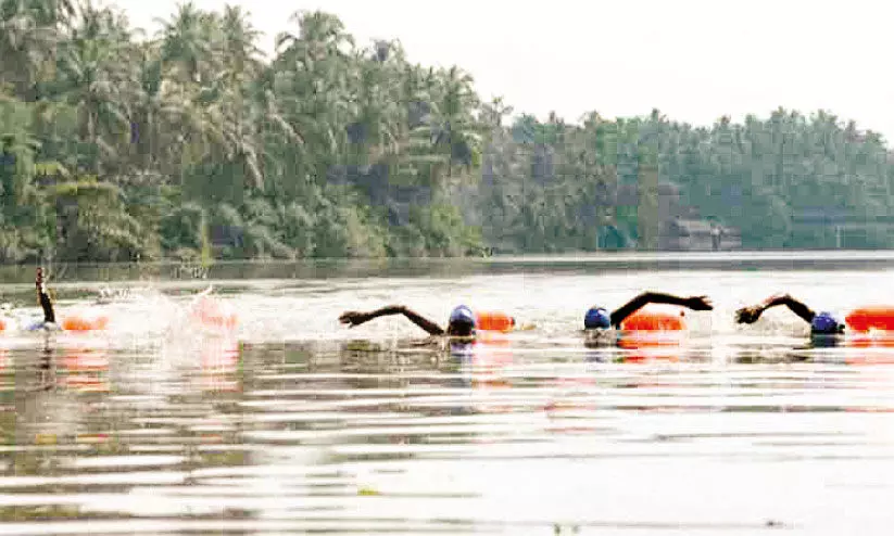 ഓപൺ വാട്ടർ സ്വിമ്മിങ്ങിന് കടലുണ്ടി പുഴയിൽ തുടക്കം
