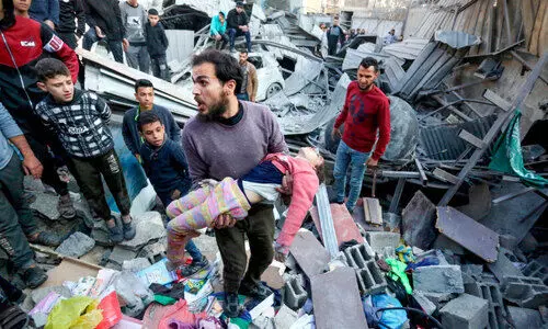 ഗ​​സ്സ​​യി​​ൽ 24 മ​​ണി​​ക്കൂ​​റി​​നി​​ടെ 200ല​​ധി​​കം മ​​ര​​ണം; ഇ​സ്രാ​യേ​ലി​ന് വീ​ണ്ടും യു.​എ​സ് ആ​യു​ധ​ങ്ങ​ൾ