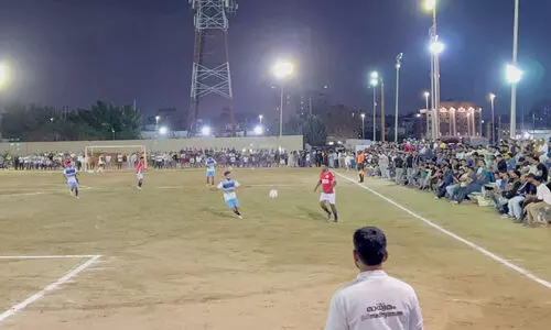 വീ​റും വാ​ശി​യും നി​റ​ഞ്ഞ ക്വാ​ർ​ട്ട​ർ,  സെ​മി ഫൈ​ന​ൽ മ​ത്സ​ര​ങ്ങ​ൾ