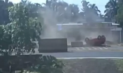 ഗുരുവായൂരിൽ താലികെട്ട് കഴിഞ്ഞ് മടങ്ങിയ സംഘം സഞ്ചരിച്ച കാർ തലകീഴായി മറിഞ്ഞു; അഞ്ച് പേർക്ക് പരിക്ക്