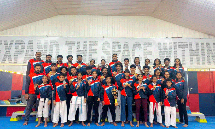 13 സ്വർണവും 13 വെള്ളിയും; കരാട്ടേ ചാമ്പ്യൻഷിപ്പിൽ ആറ്റിങ്ങലിന് ചരിത്രവിജയം 13 സ്വർണവും 13 വെള്ളിയും; കരാട്ടേ ചാമ്പ്യൻഷിപ്പിൽ ആറ്റിങ്ങലിന് ചരിത്രവിജയം