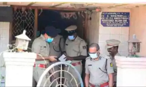 അ​ഞ്ചു​പേ​രു​ടെ അ​സ്ഥി​കൂ​ടം കി​ട​ന്ന വീ​ട്ടി​ൽ​നി​ന്ന് ക​ത്ത് ക​ണ്ടെ​ത്തി; ആ​ത്മ​ഹ​ത്യ​യെ​ന്ന് സൂ​ച​ന