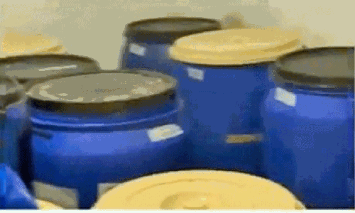 മ​ദ്യം നി​ർ​മി​ച്ചി​രു​ന്ന ബാ​ര​ലു​ക​ൾ