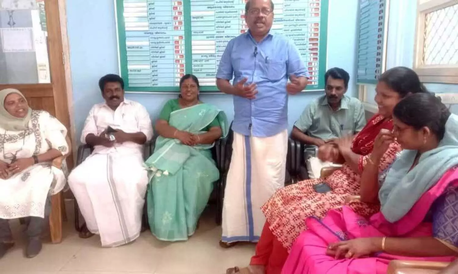 കെ- ​സ്മാ​ർ​ട്ട് പ​ദ്ധ​തി പു​ന​ലൂ​ർ ന​ഗ​ര​സ​ഭ​യി​ൽ വൈ​സ് ചെ​യ​ർ​മാ​ൻ ഡി. ​ദി​നേ​ശ​ൻ ഉ​ദ്ഘാ​ട​നം ചെ​യ്യു​ന്നു