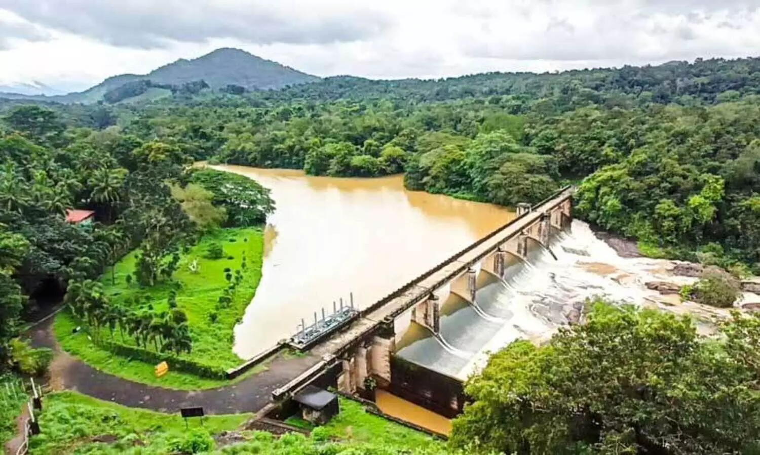 ക​ല്ല​ട ജ​ല​സേ​ച​ന പ​ദ്ധ​തി​യു​ടെ ഒ​റ്റ​ക്ക​ൽ ലു​ക്കൗ​ട്ട് ത​ട​യ​ണ