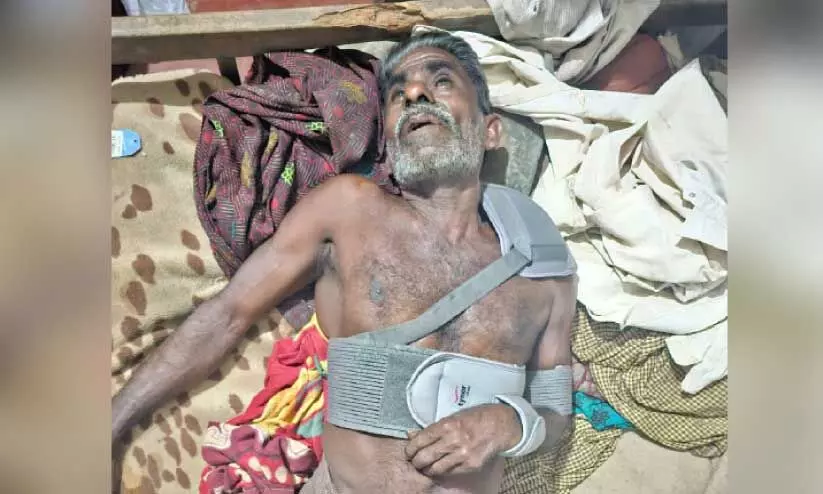 ആ​ക്ര​മ​ണ​ത്തി​നി​ര​യാ​യ ഡെ​നി​സ​ന്‍