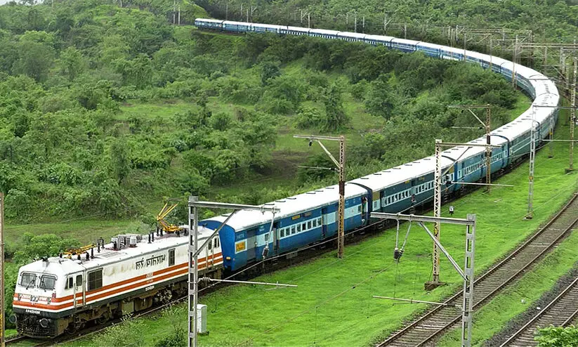 റെയിൽവേക്കിഷ്ടം എ.സി; യാത്രക്കാർക്ക് വേണ്ടത് സ്ലീപ്പർ റെയിൽവേക്കിഷ്ടം എ.സി; യാത്രക്കാർക്ക് വേണ്ടത് സ്ലീപ്പർ